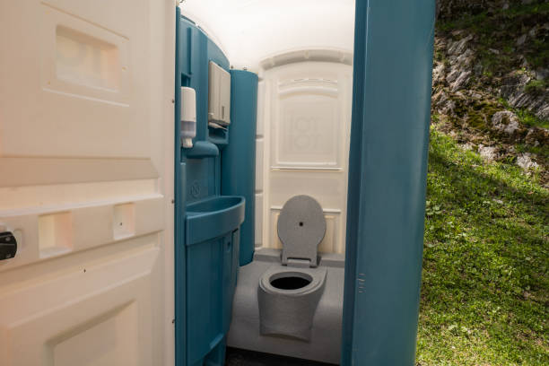 Porta potty delivery and setup in Cave Springs, AR